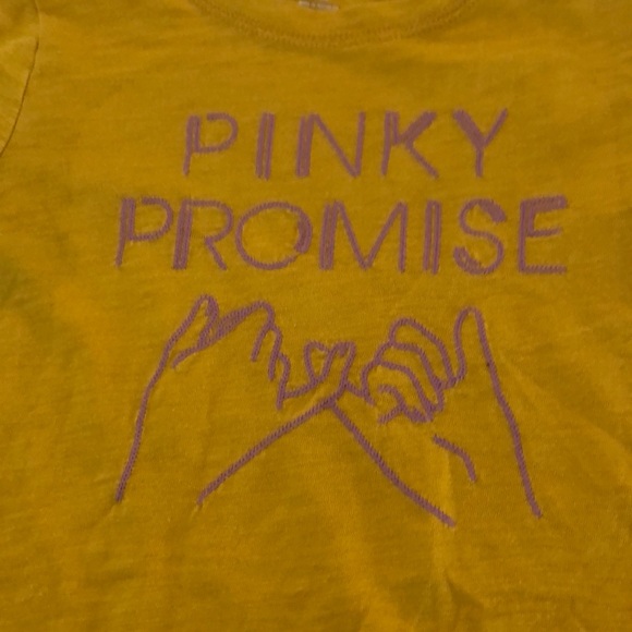 || Kids Yellow old navy tee || - Picture 2 of 4